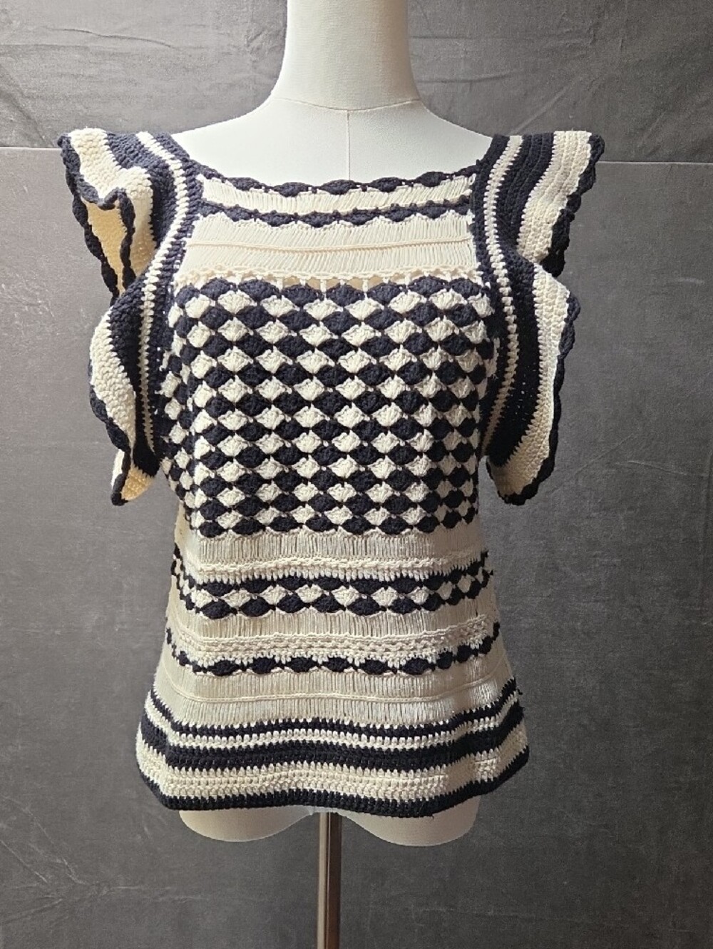 Forever 21 Large Boho Black Cream Crochet Knit Tank Sleeveless Tie Back